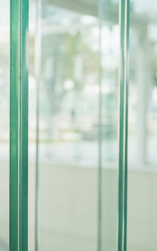primer-plano-de-puerta-de-cristal